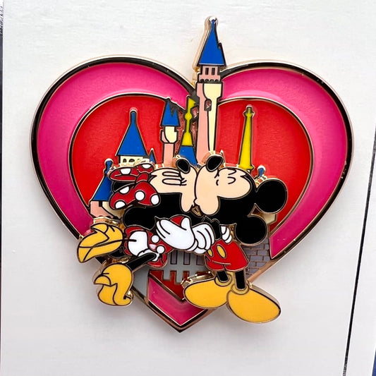 Valentines Day 2022 - Mickey and Minnie Kissing Pin